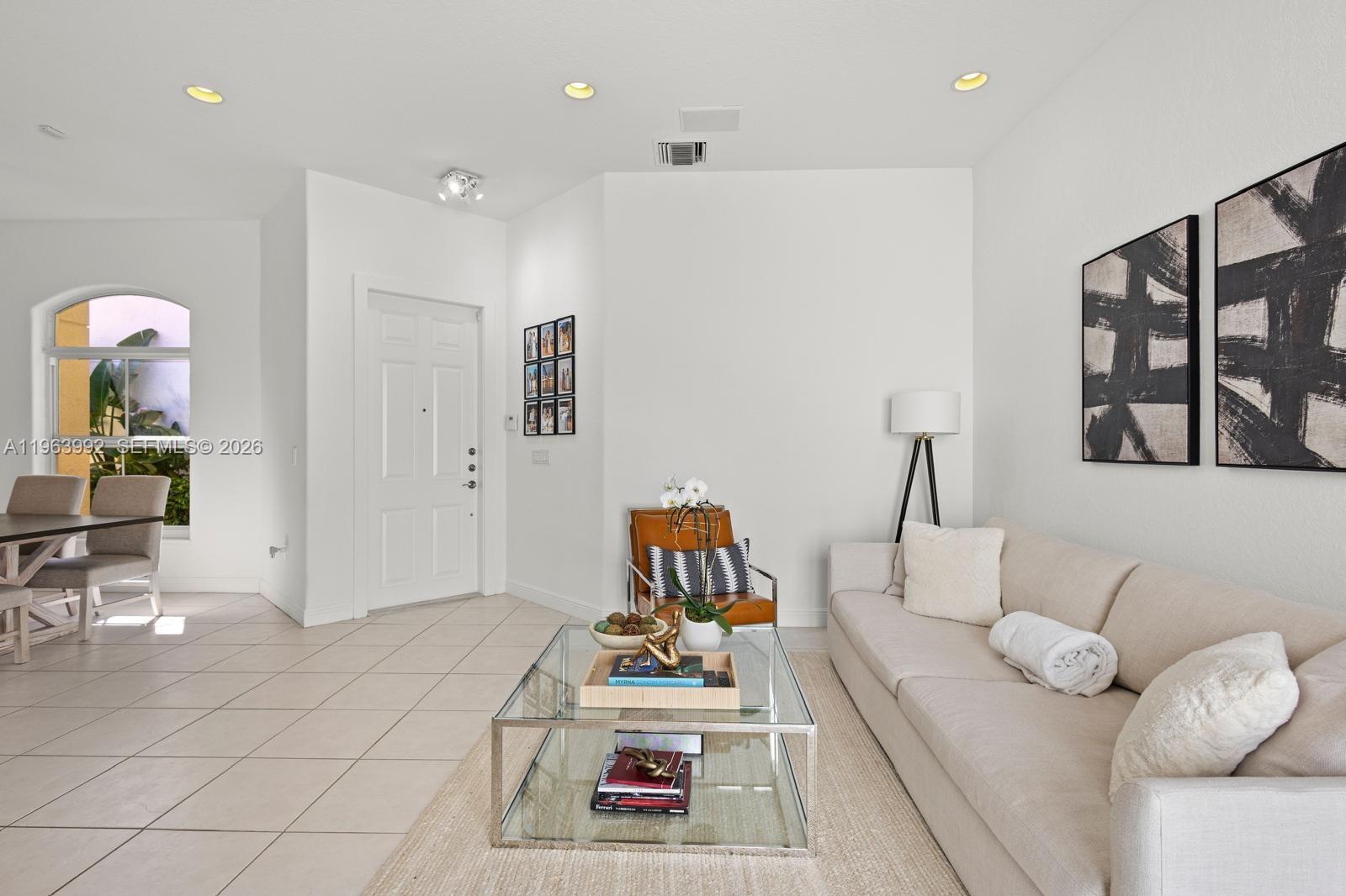 Photo of 1408 Mariner Way (1408), Hollywood, Florida, 33019 -