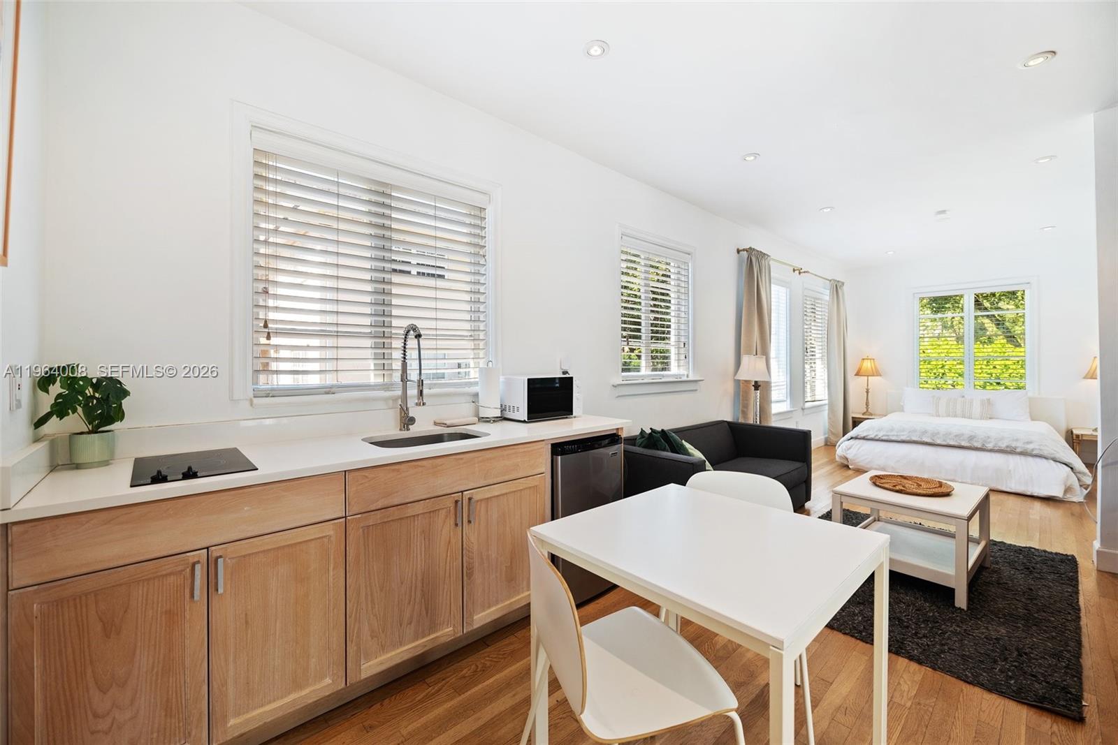   /   кв.футов $ 2026-02-11 0 Фото