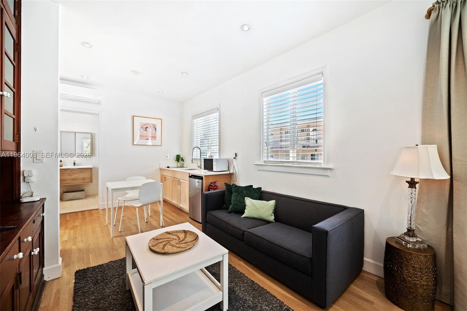   /   кв.футов $ 2026-02-11 0 Фото