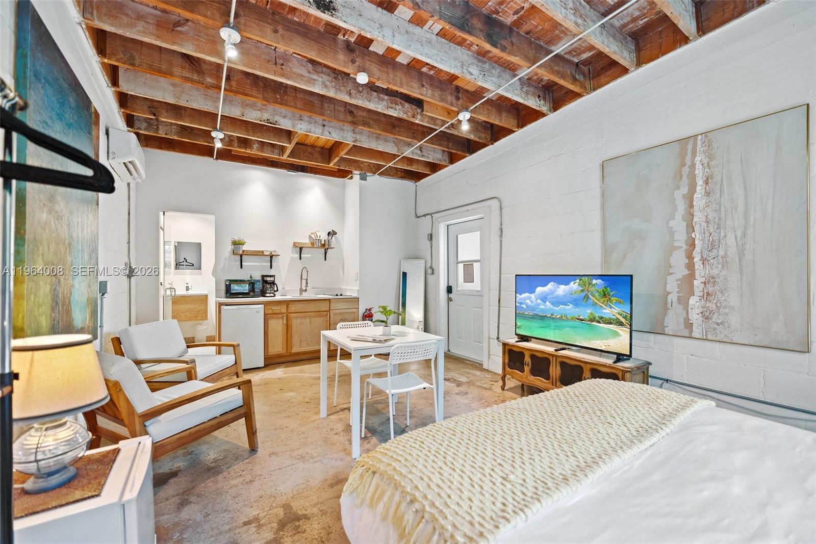   /   кв.футов $ 2026-02-11 0 Фото