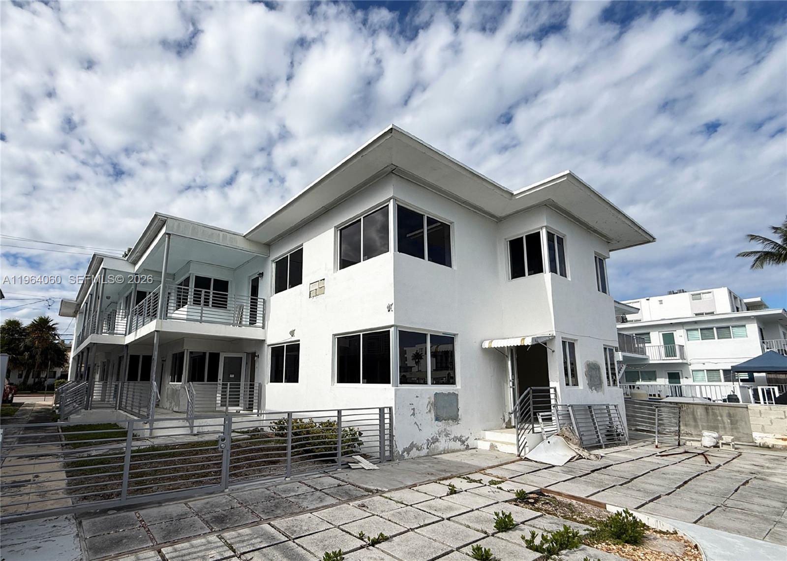   /   кв.футов $ 2026-02-12 0 Фото