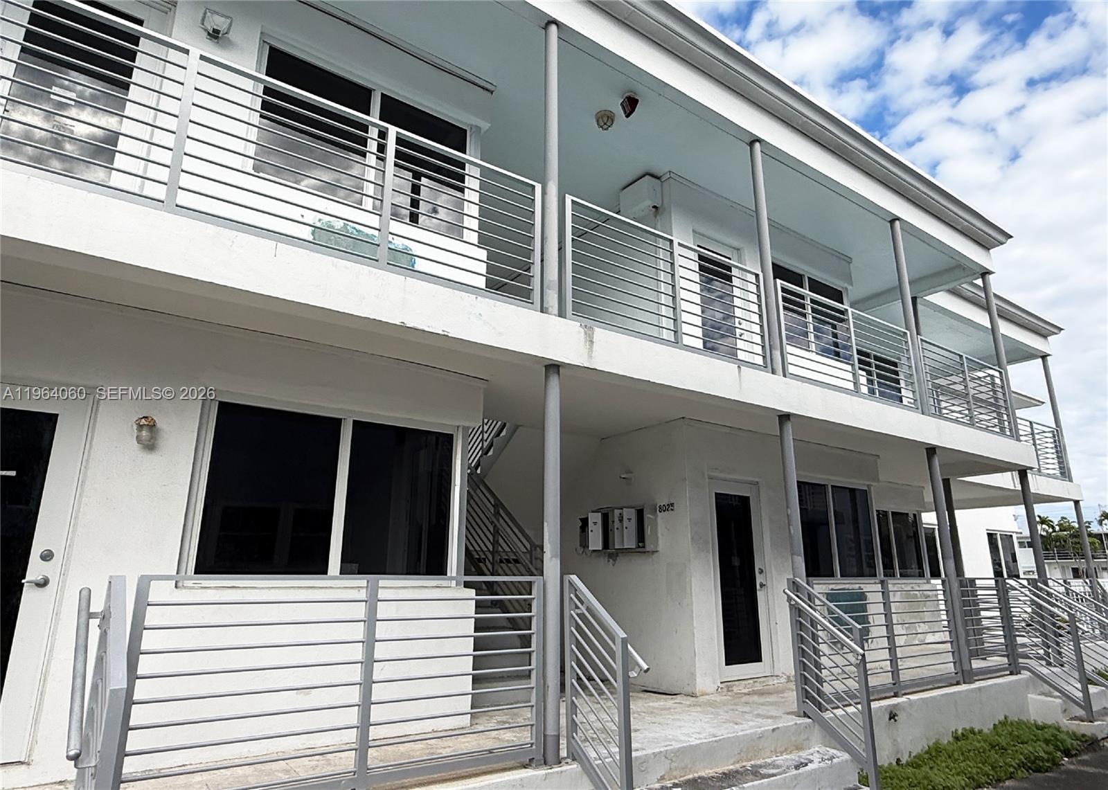   /   кв.футов $ 2026-02-12 0 Фото