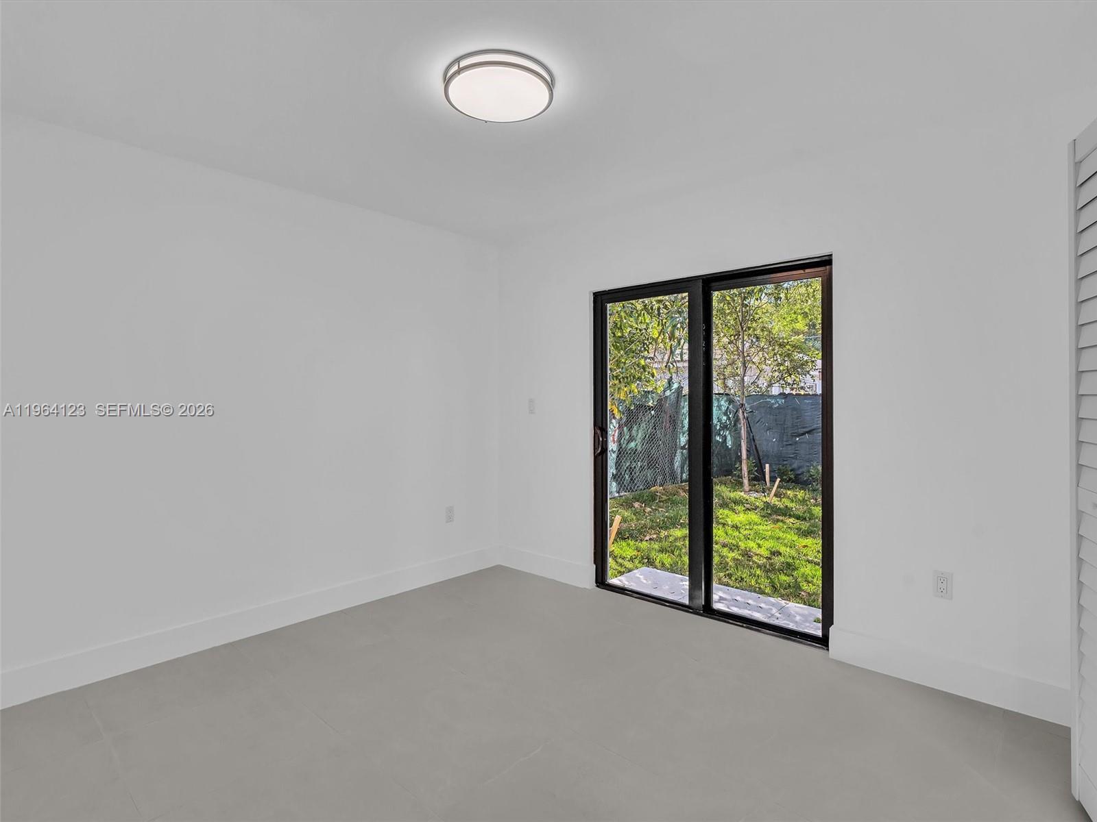   /   кв.футов $ 2026-02-12 0 Фото