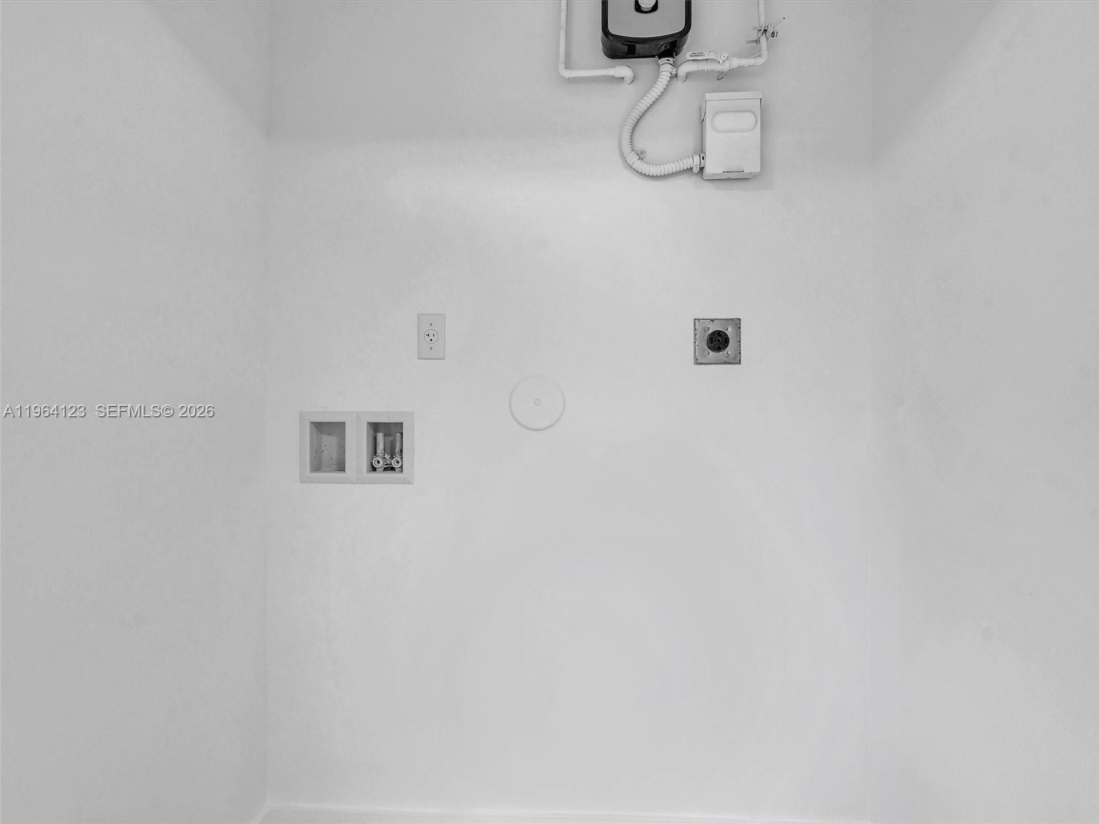   /   кв.футов $ 2026-02-12 0 Фото