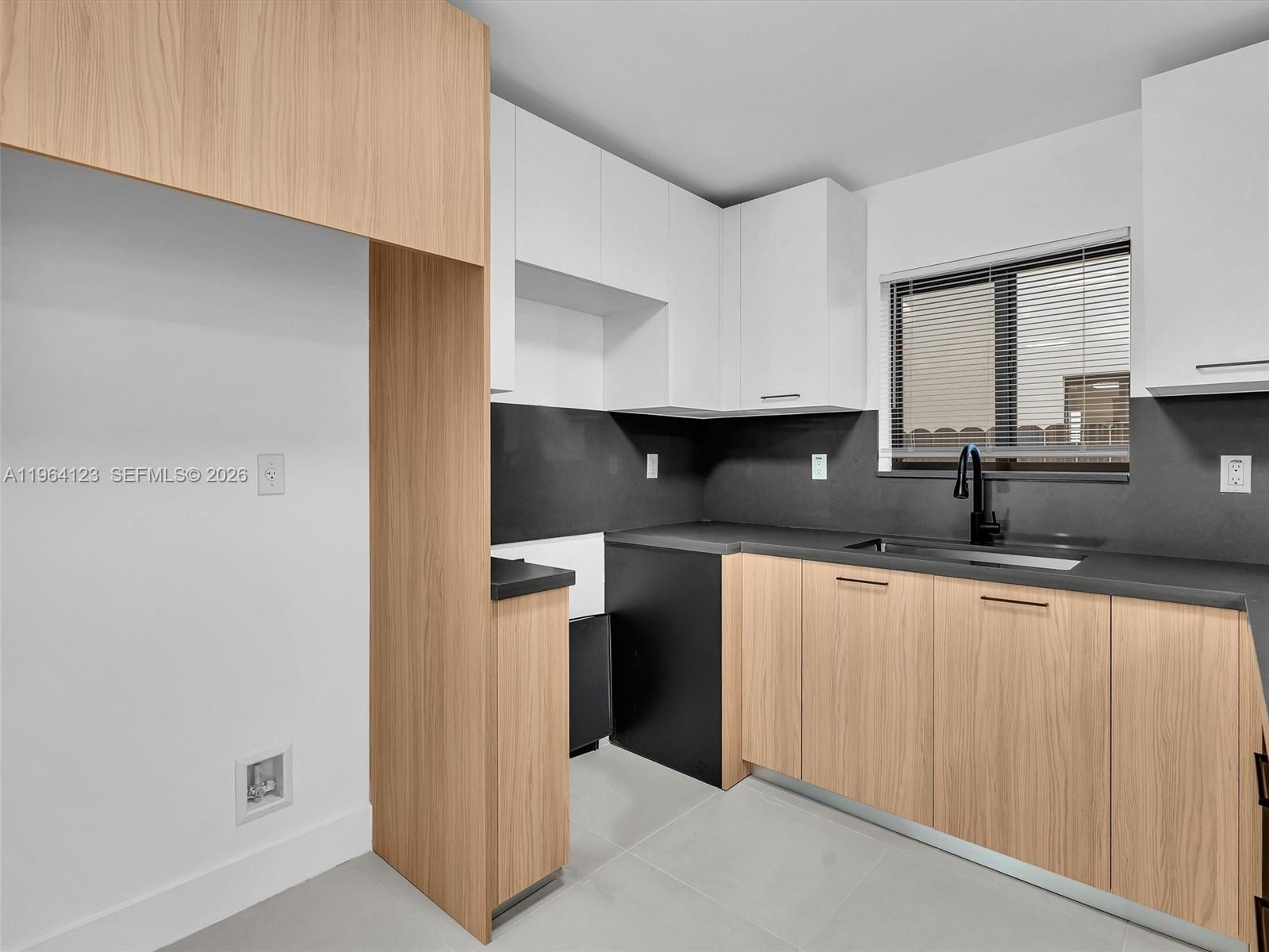   /   кв.футов $ 2026-02-12 0 Фото