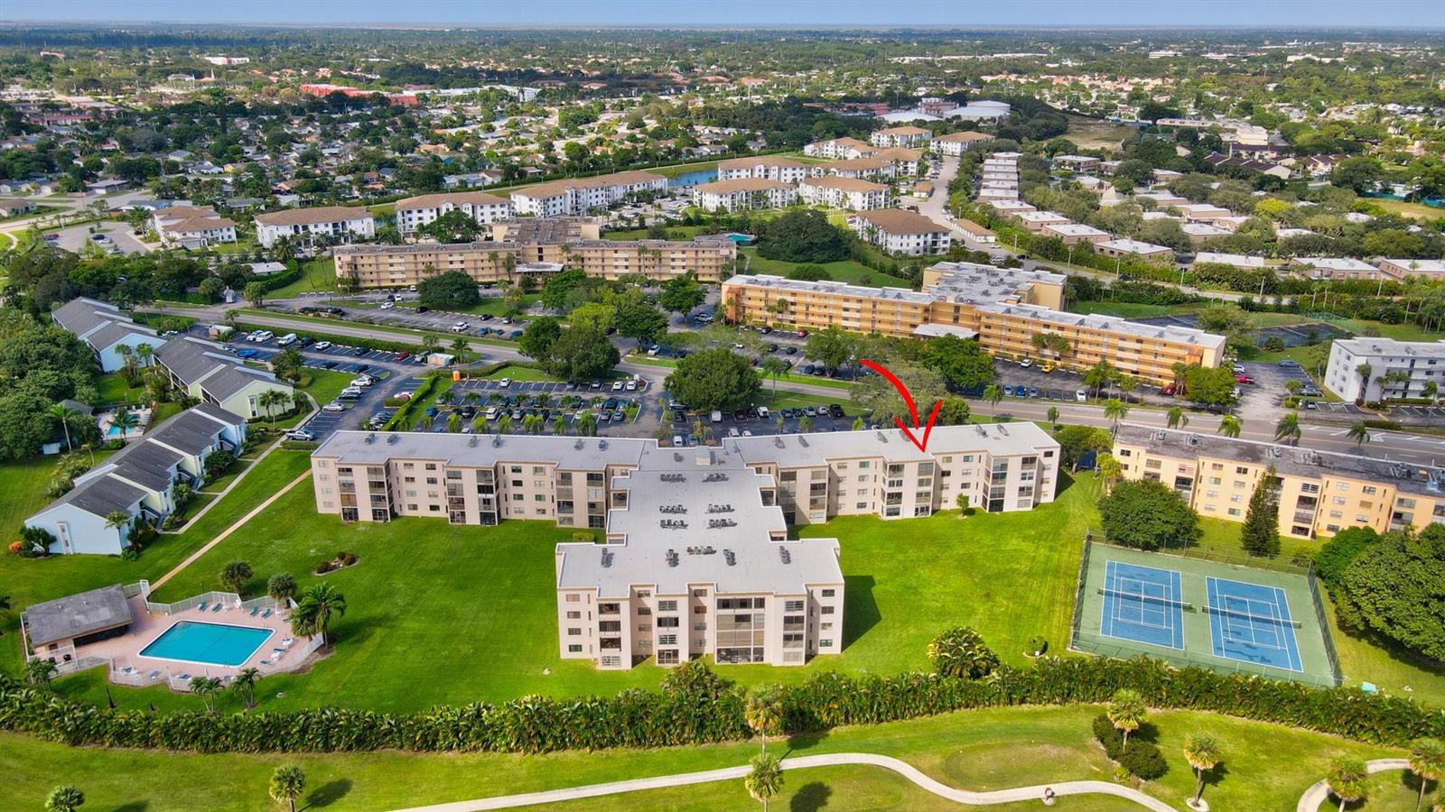 Ver detalles 303 2 / 2 979 sq. ft. $ 2026-06-21 0 foto