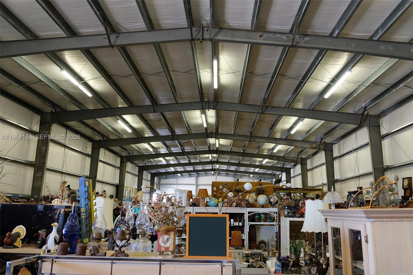   /   кв.футов $ 2026-02-12 0 Фото