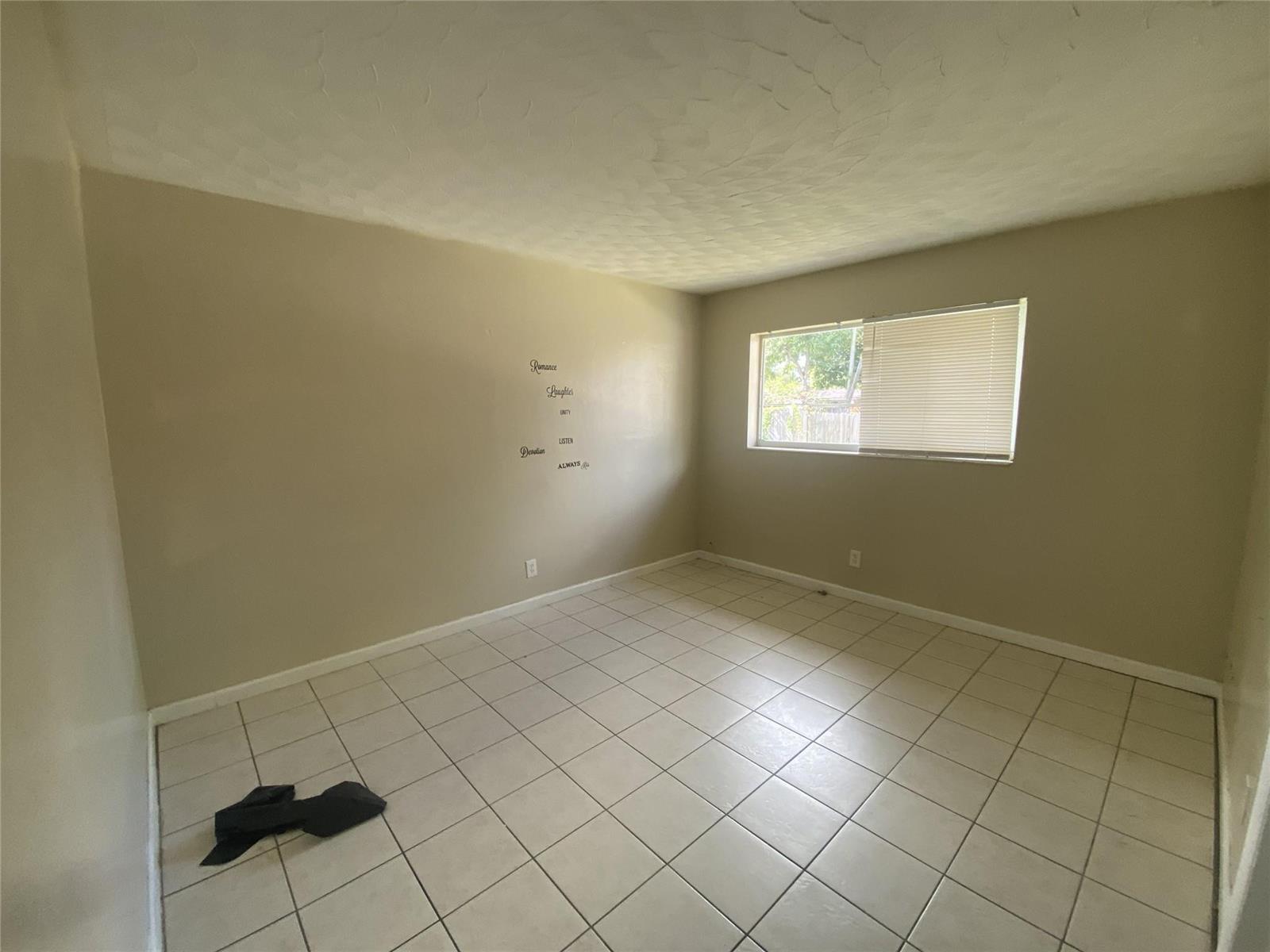   / 0 1742 sq. ft. $ 2026-05-28 0 foto