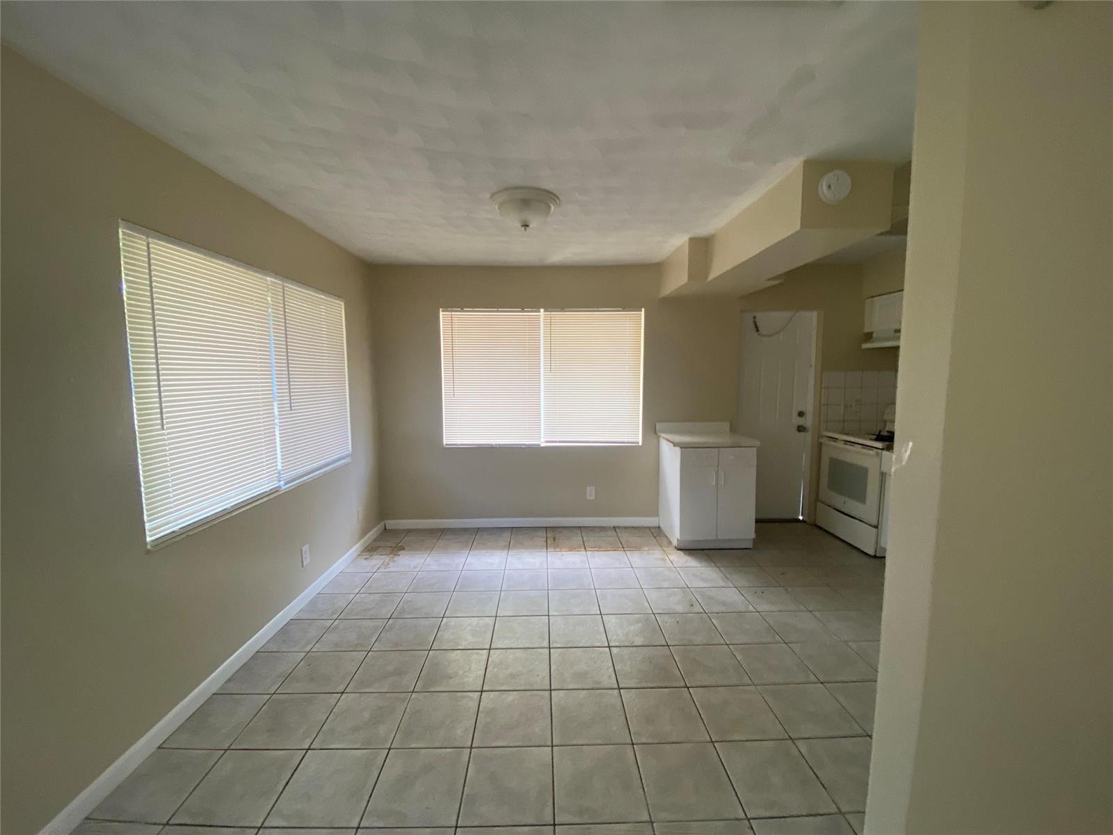   / 0 1742 sq. ft. $ 2026-05-28 0 foto