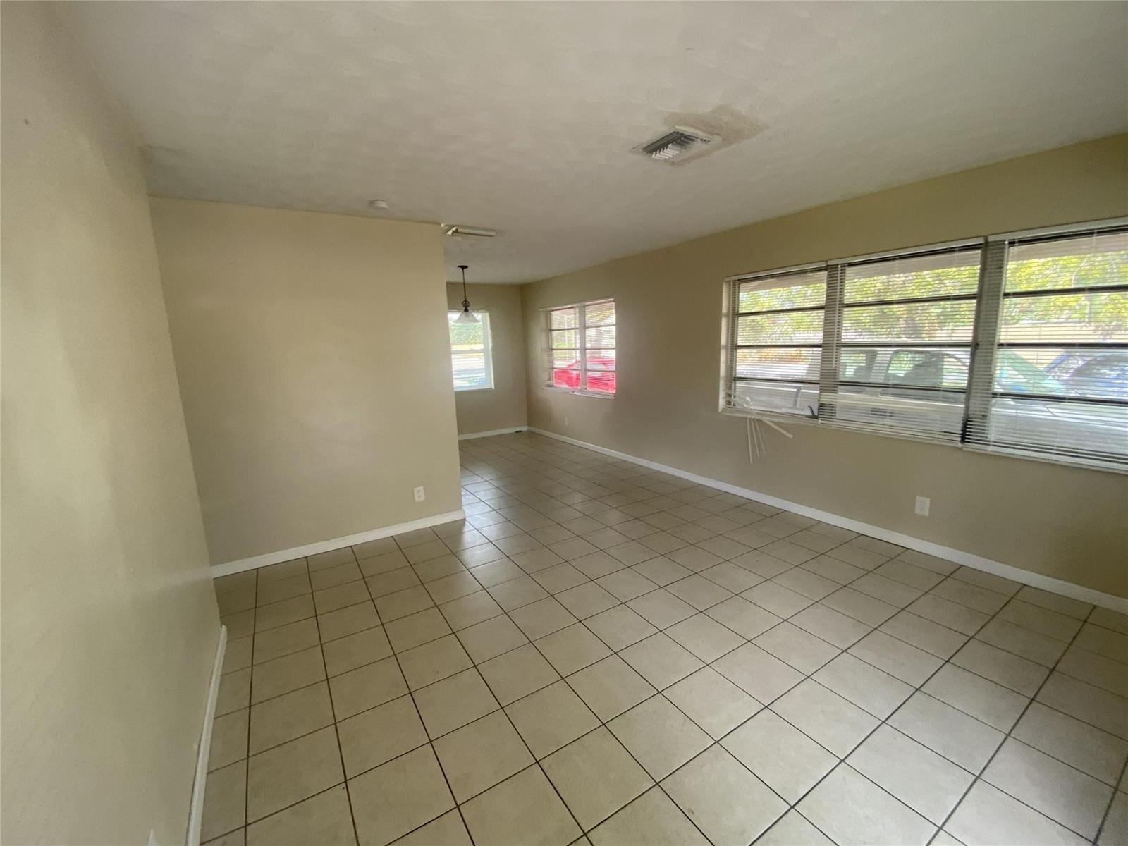   / 0 1742 sq. ft. $ 2026-05-28 0 foto