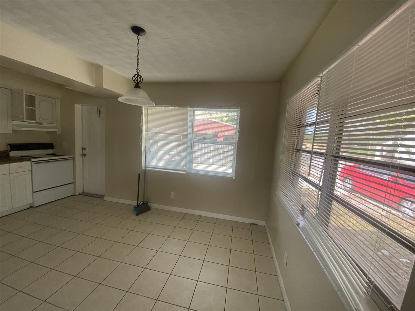   / 0 1742 sq. ft. $ 2026-05-28 0 foto