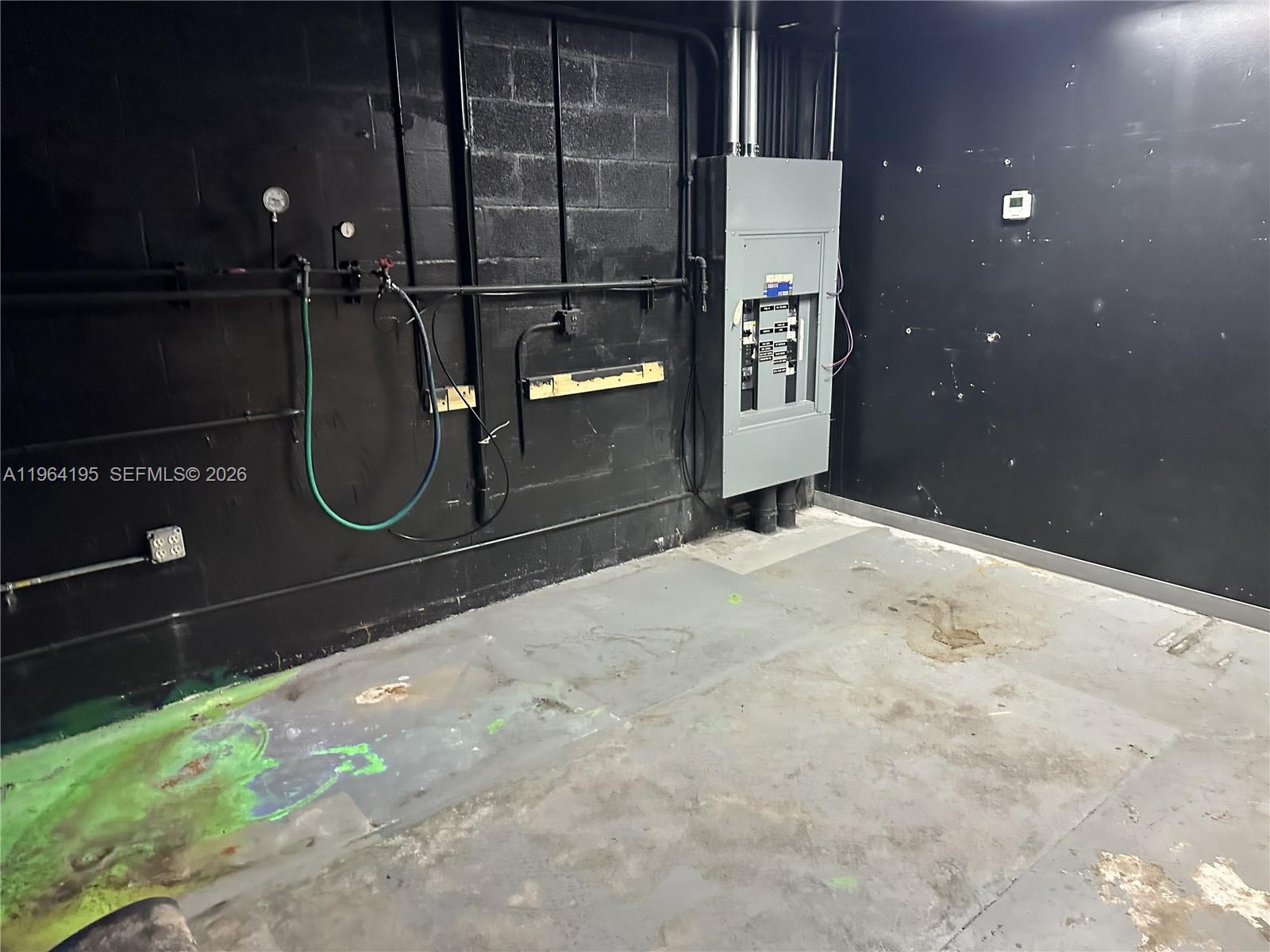 Bay 4  /   sq. ft. $ 2026-02-12 0 Photo