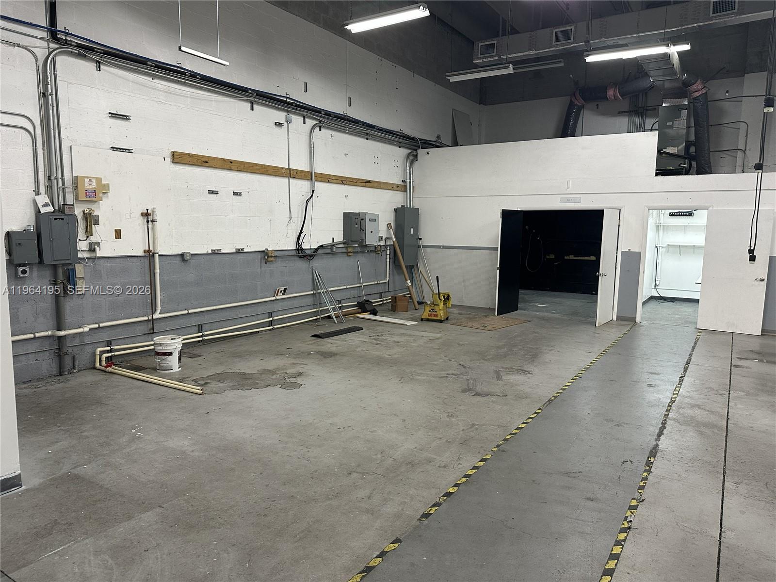 Bay 4  /   sq. ft. $ 2026-02-12 0 Photo