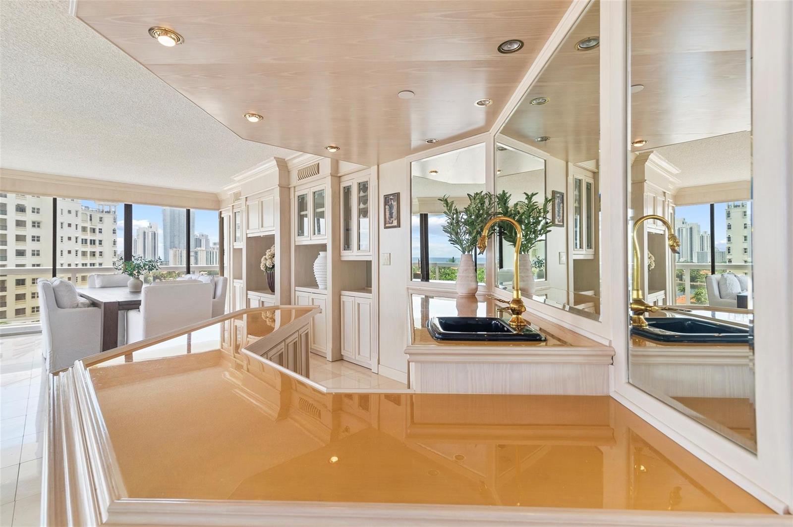 Photo of 20185 Country Club  #901, Aventura, Florida, 33180 - Wet bar area