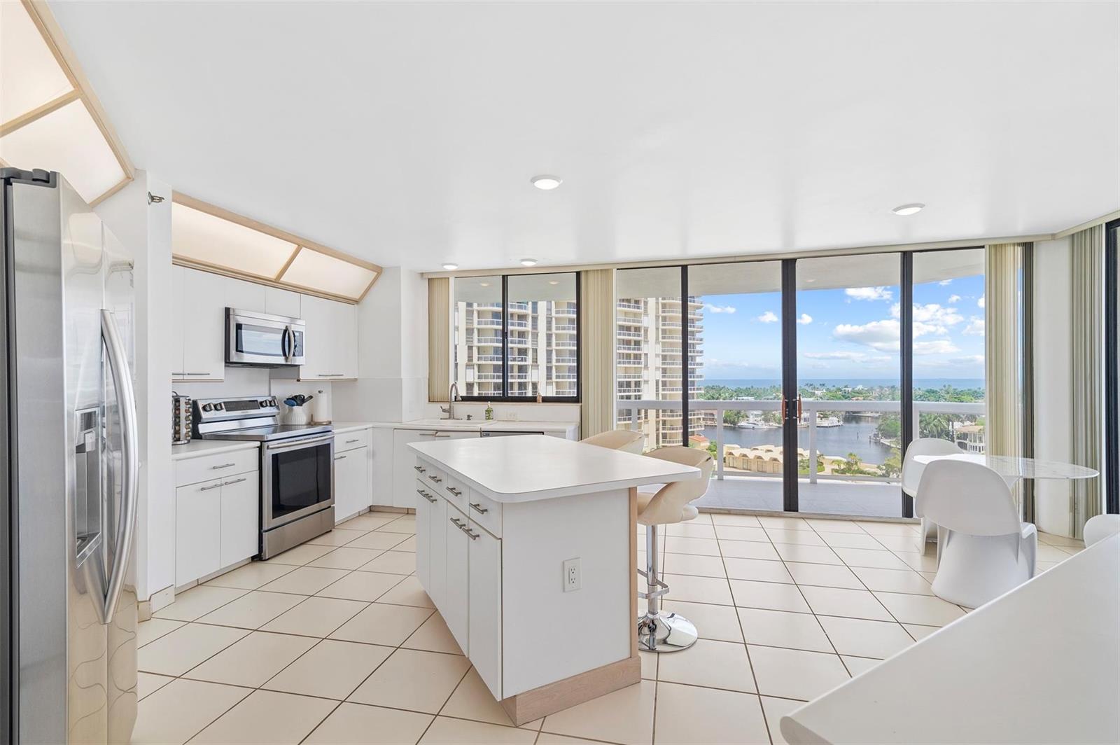 Photo of 20185 Country Club  #901, Aventura, Florida, 33180 - Kitchen area