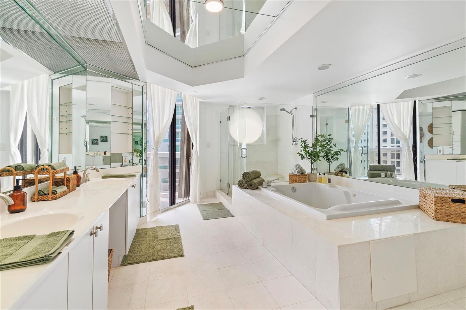 Photo of 20185 Country Club  #901, Aventura, Florida, 33180 - Primary Bath