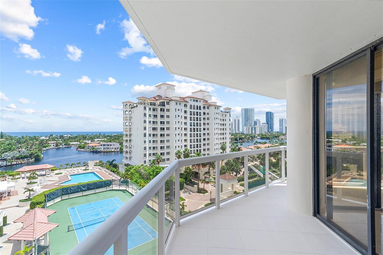 Photo of 20185 Country Club  #901, Aventura, Florida, 33180 - Photo 40