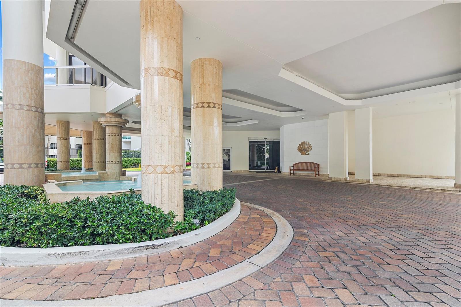 Photo of 20185 Country Club  #901, Aventura, Florida, 33180 - Entry area with fountain