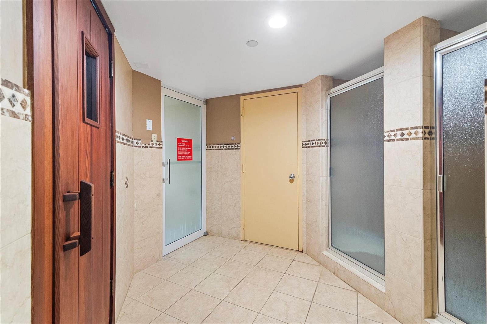 Photo of 20185 Country Club  #901, Aventura, Florida, 33180 - Common area showers
