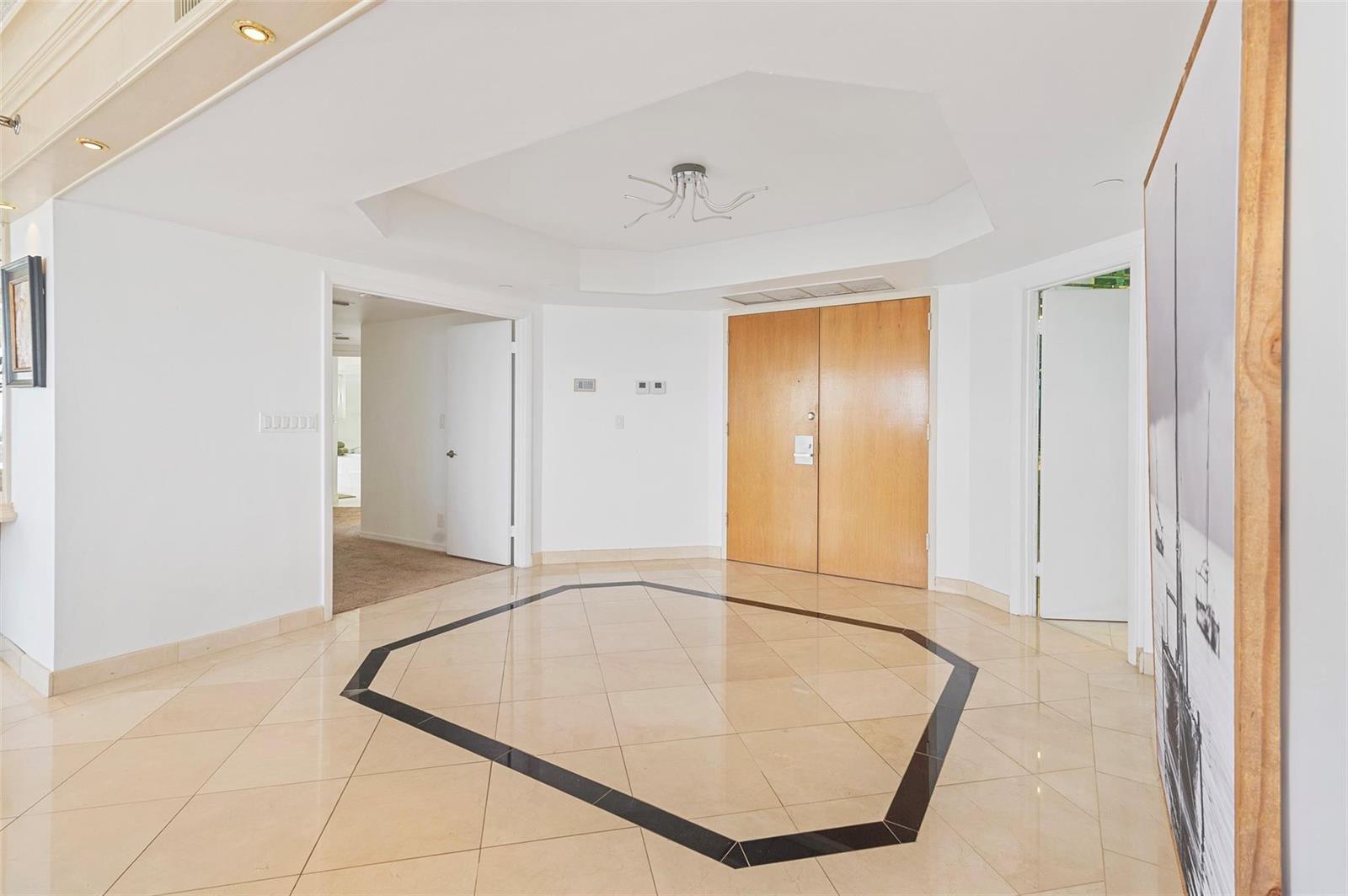 Photo of 20185 Country Club  #901, Aventura, Florida, 33180 - Foyer