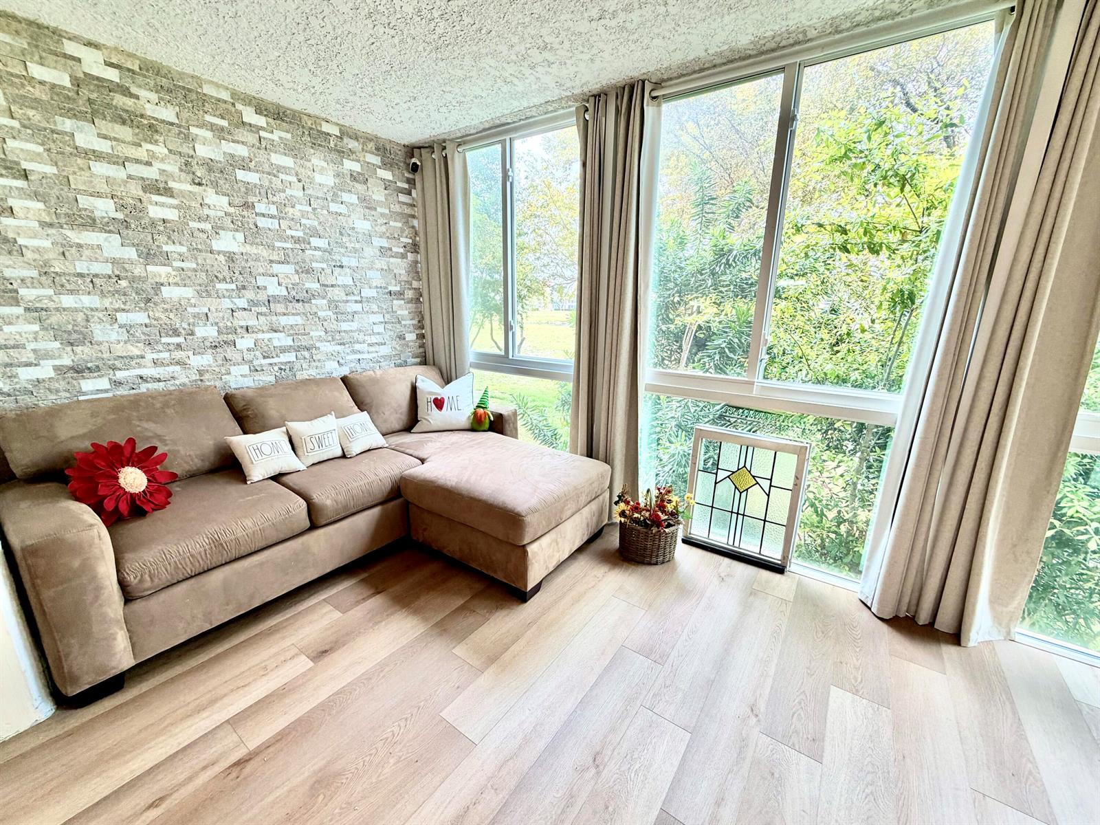 Ver detalles 204 1 / 2 960 sq. ft. $ 2026-03-13 0 foto