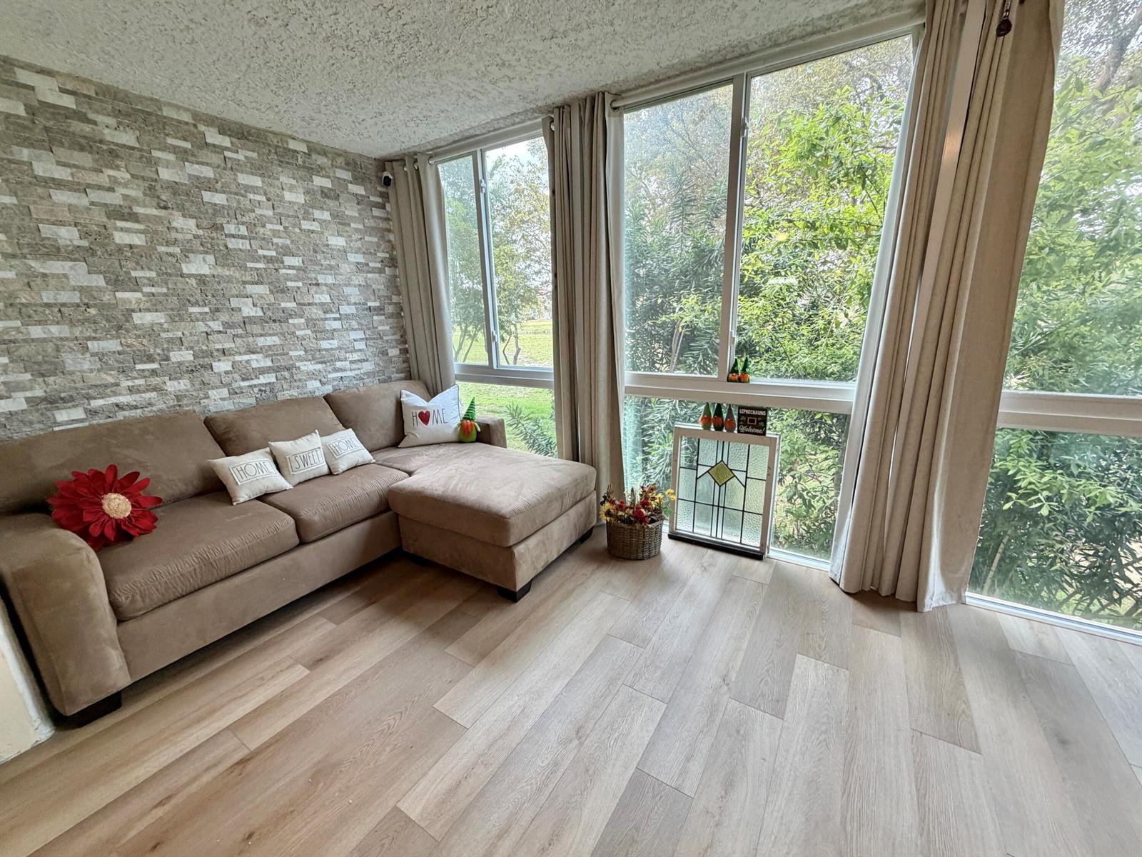 Ver detalles 204 1 / 2 960 sq. ft. $ 2026-03-13 0 foto