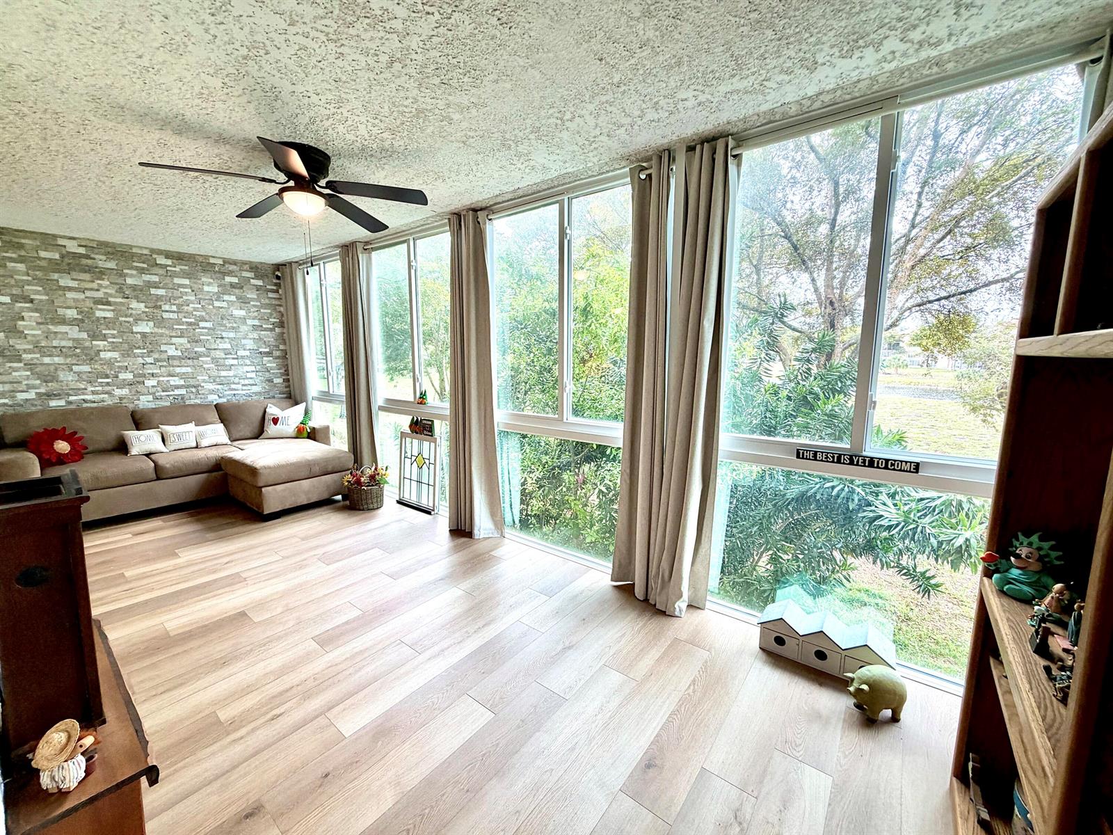 Ver detalles 204 1 / 2 960 sq. ft. $ 2026-03-13 0 foto