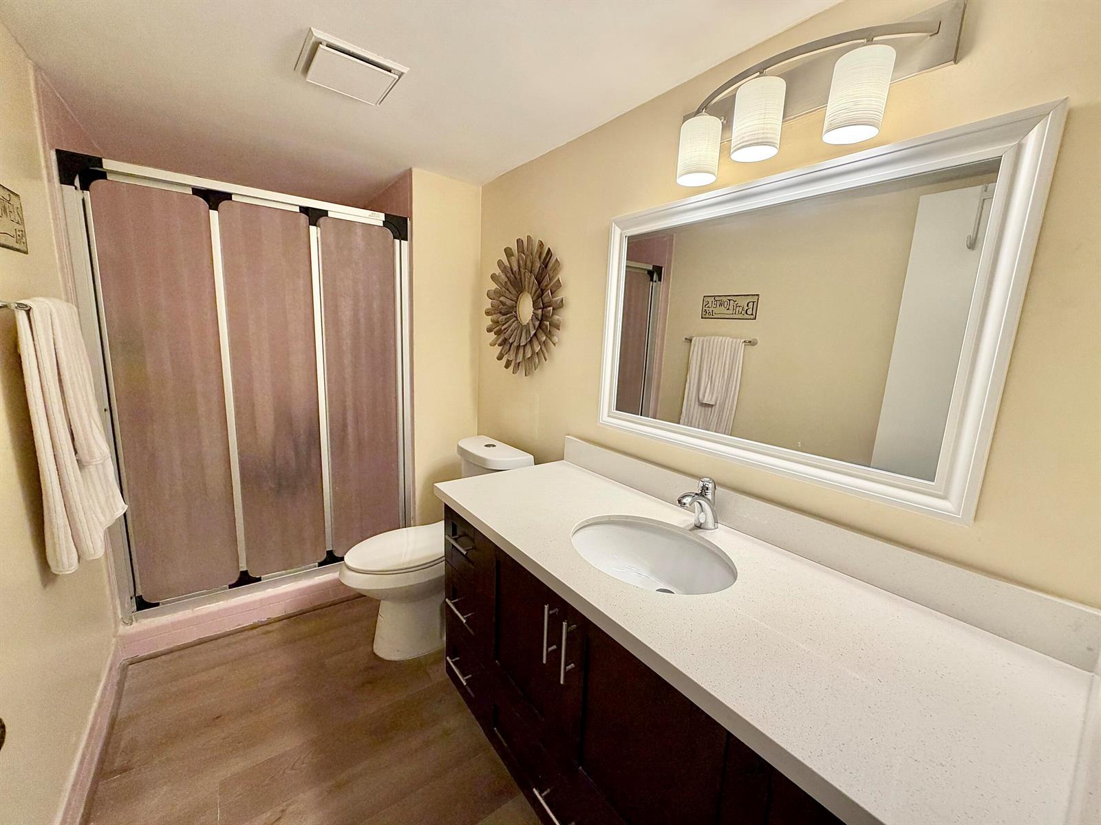 Ver detalles 204 1 / 2 960 sq. ft. $ 2026-03-13 0 foto