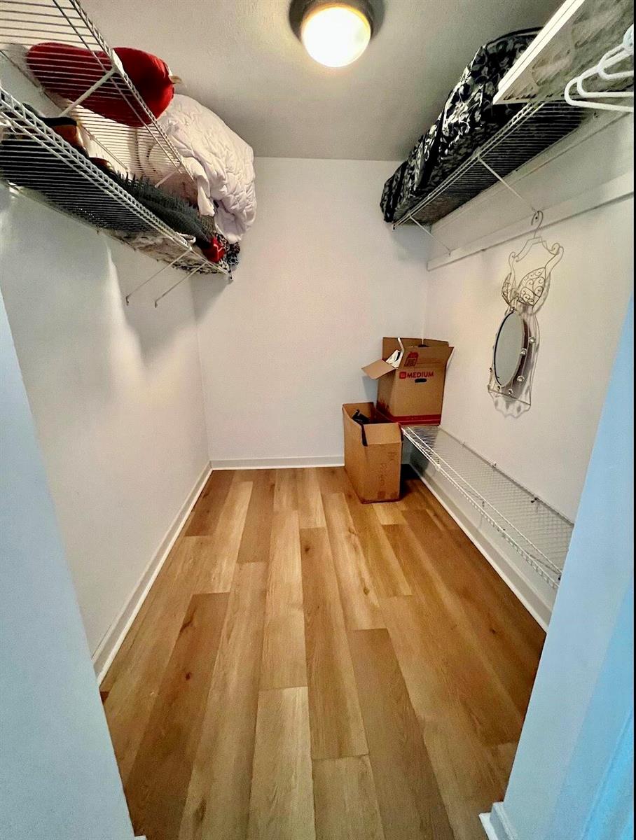 Ver detalles 204 1 / 2 960 sq. ft. $ 2026-03-13 0 foto