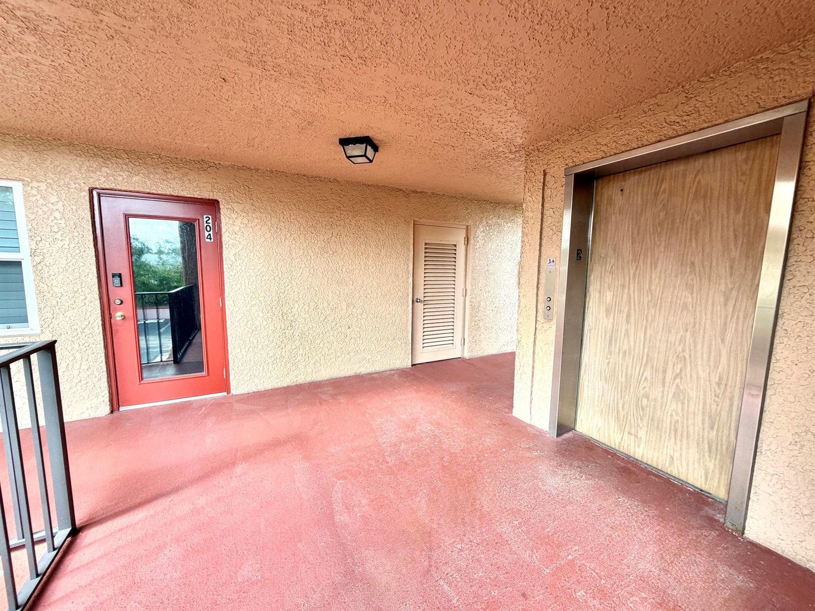 Ver detalles 204 1 / 2 960 sq. ft. $ 2026-03-13 0 foto