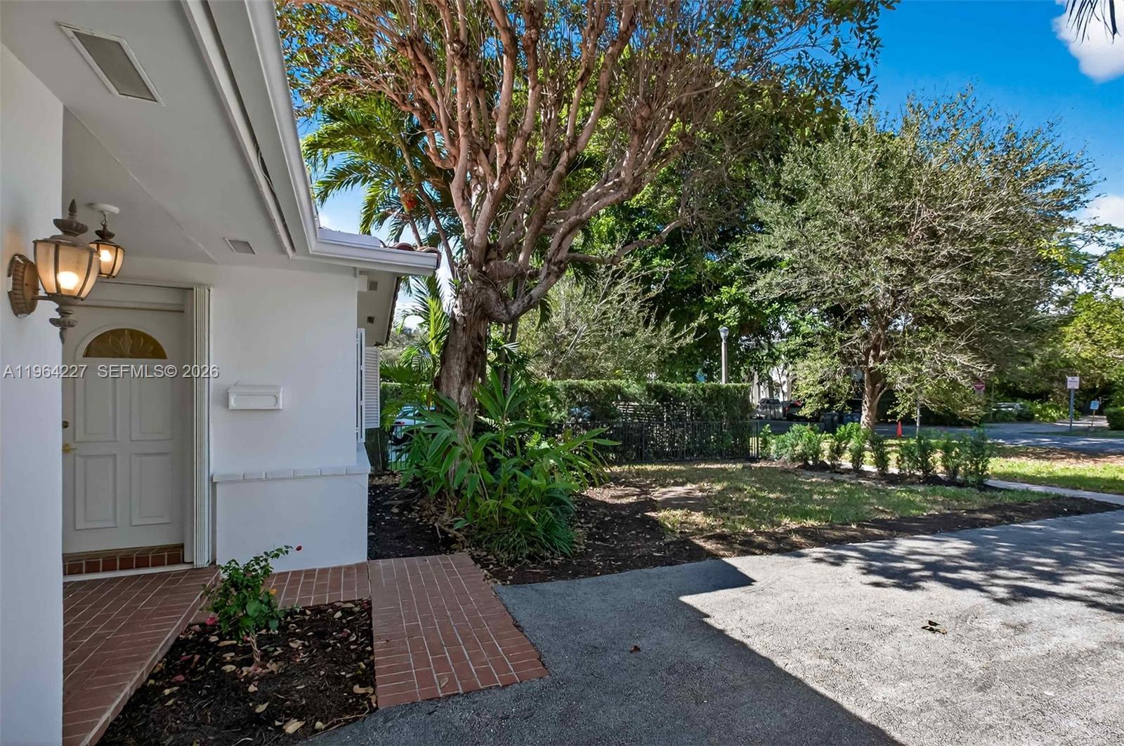   /   кв.футов $ 2026-02-13 0 Фото