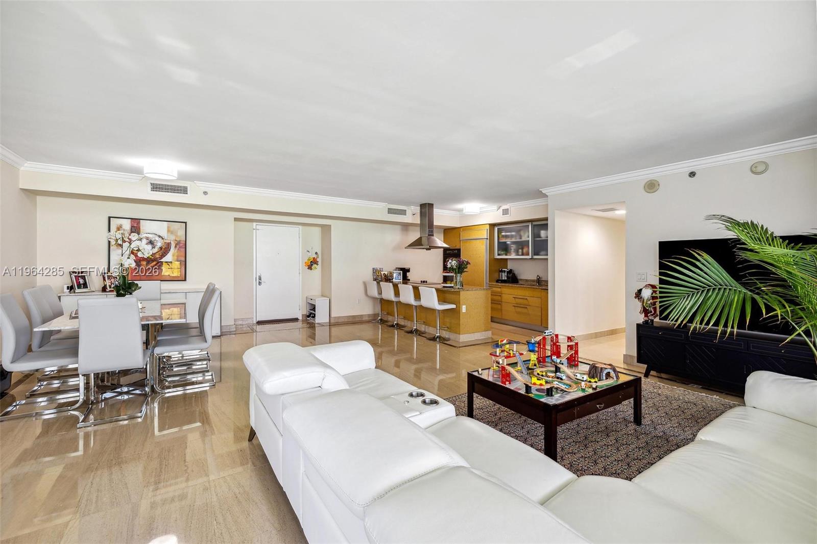 1010 2 / 2 1782 sq. ft. $ 2026-02-12 0 foto