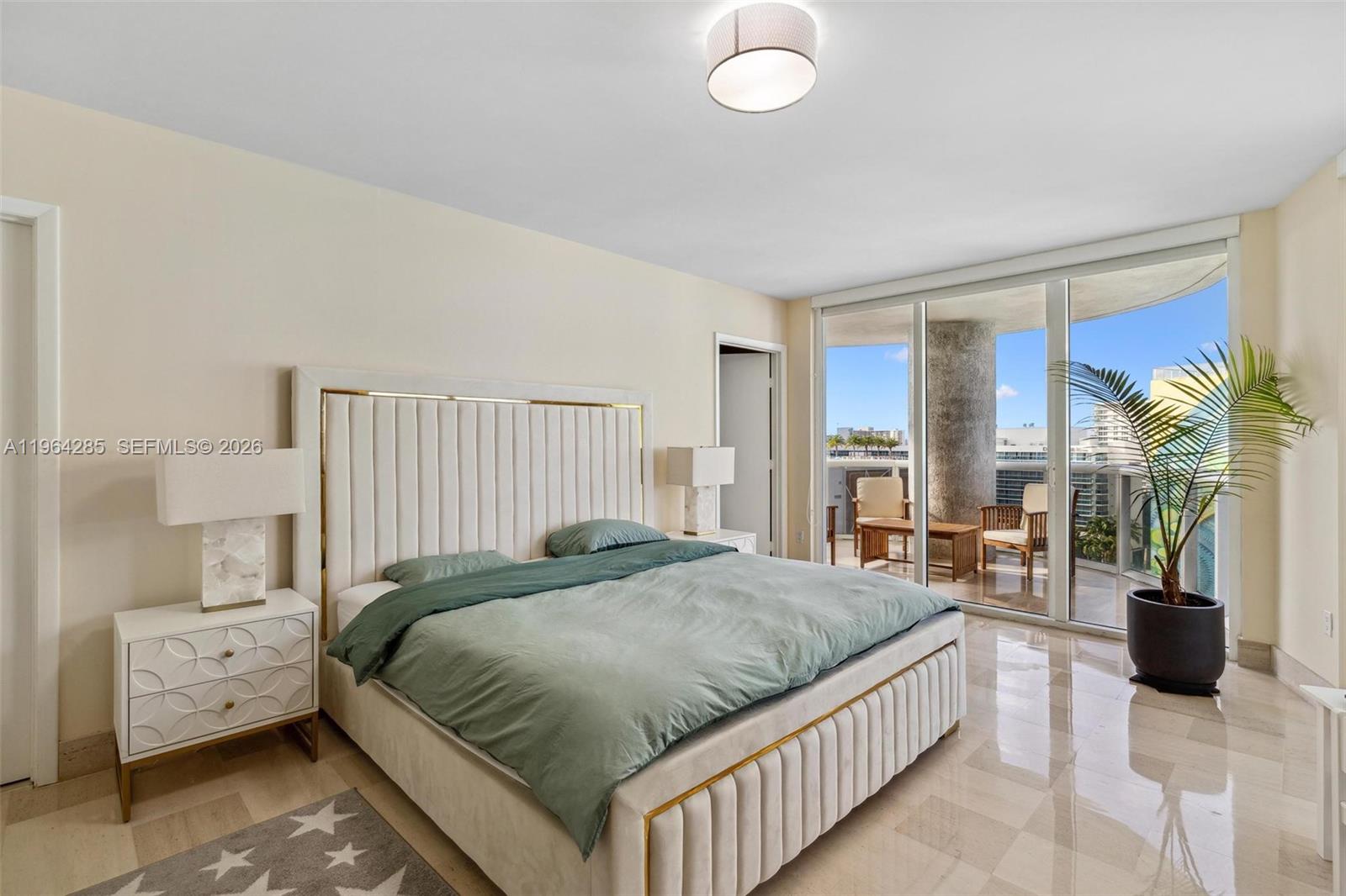 1010 2 / 2 1782 sq. ft. $ 2026-02-12 0 foto