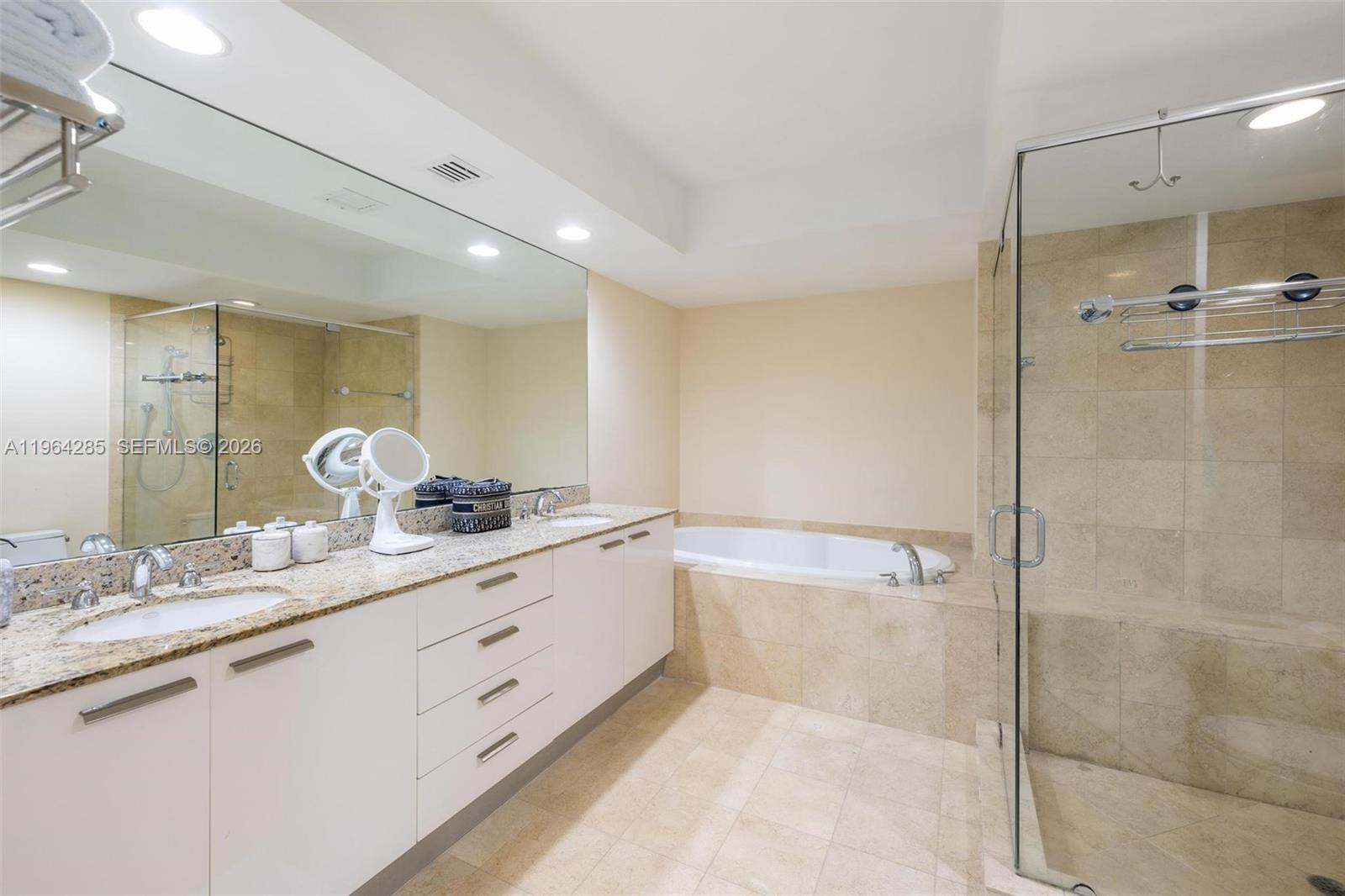 1010 2 / 2 1782 sq. ft. $ 2026-02-12 0 foto