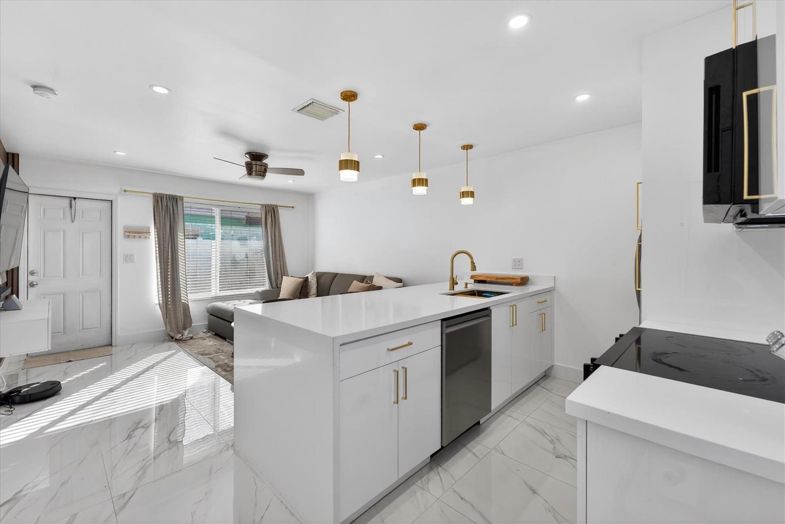   / 0 1500 sq. ft. $ 2026-04-13 0 foto