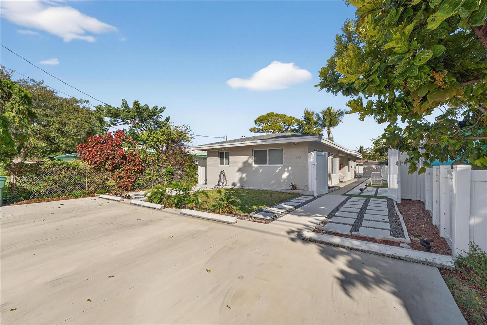   / 0 1500 sq. ft. $ 2026-04-13 0 foto
