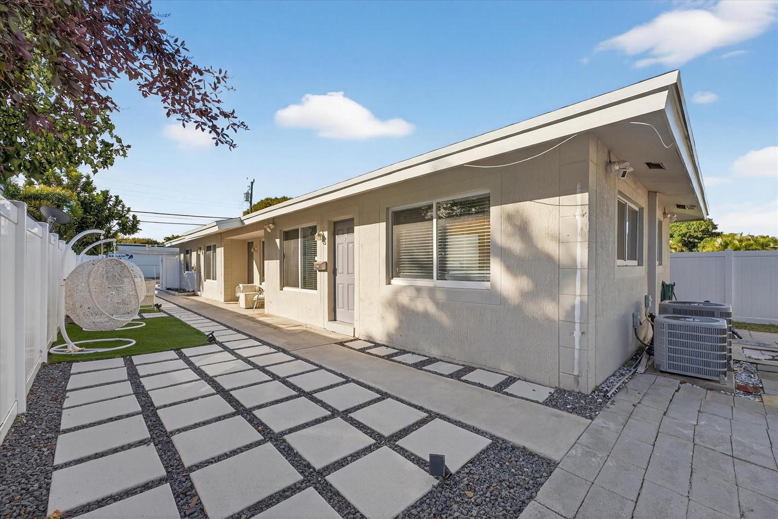   / 0 1500 sq. ft. $ 2026-04-13 0 foto