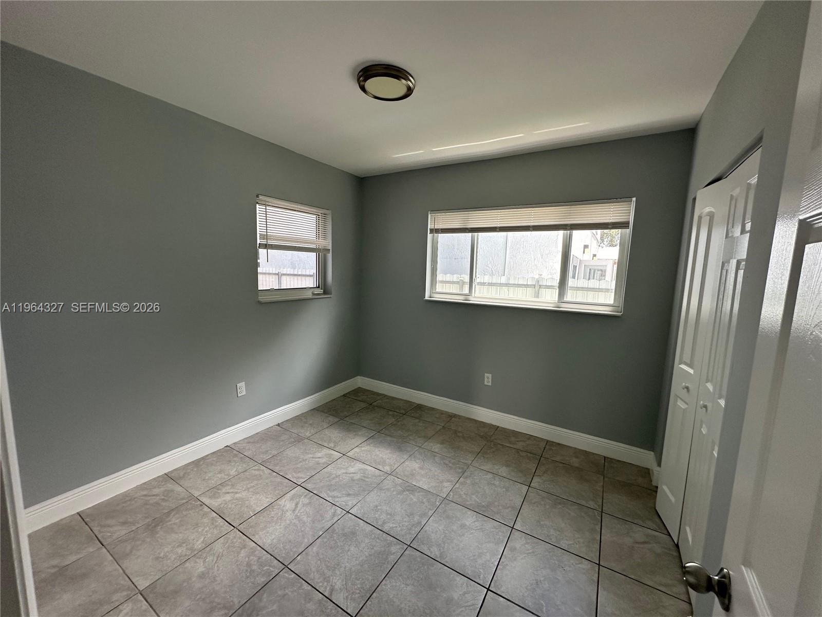   /  1323 кв.футов $ 2026-02-12 0 Фото