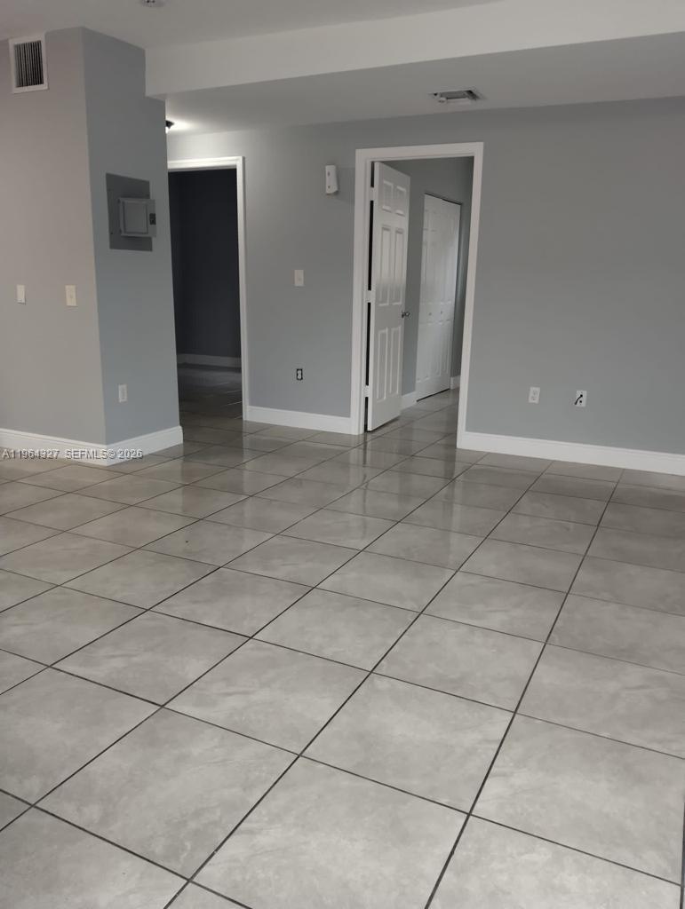   /  1323 кв.футов $ 2026-02-12 0 Фото