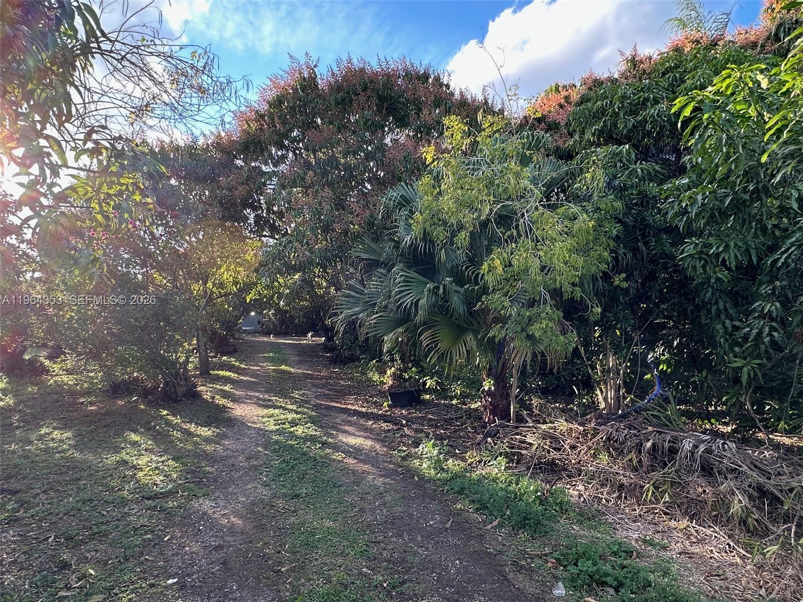   /   sq. ft. $ 2026-02-12 0 foto