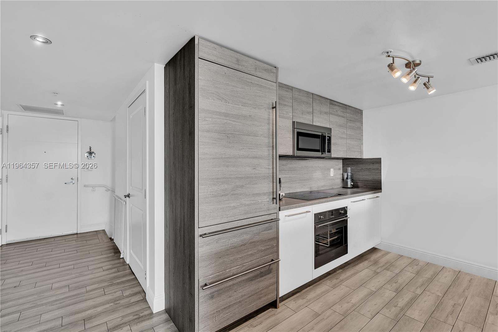 Photo of 400 Sunny Isles Blvd  #907, Sunny Isles Beach, Florida, 33160 - 