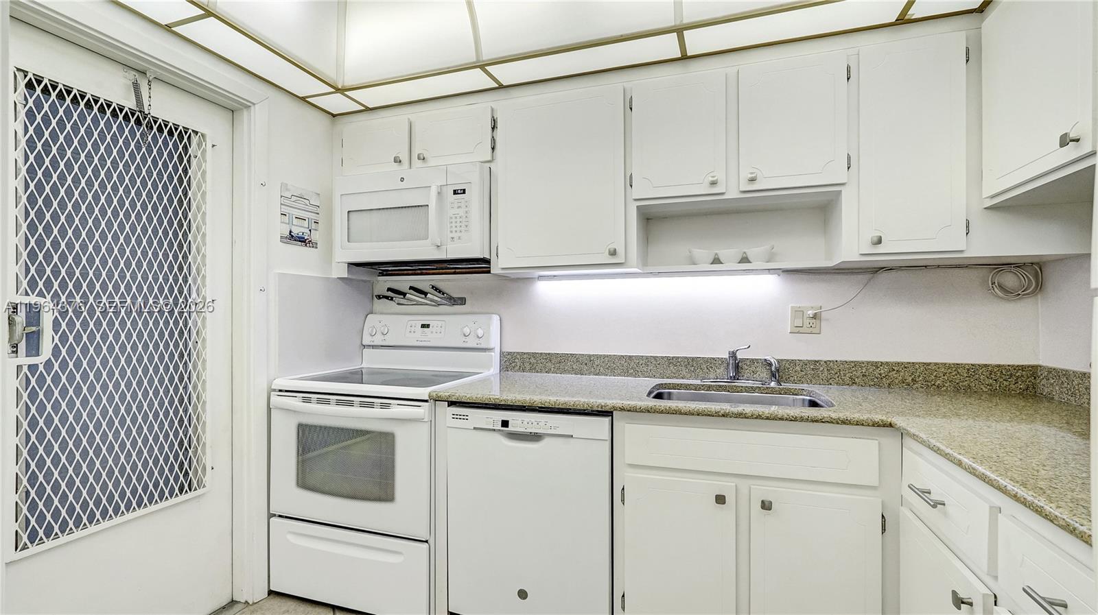 See details 103 2 / 2 899 sq. ft. $ 2026-02-12 0 Photo