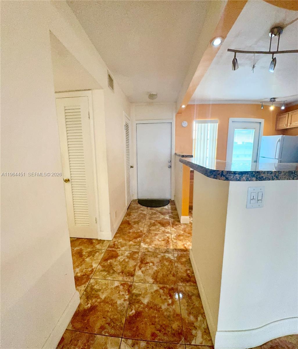 Photo of 609 14th Ave #706, Hallandale Beach, Florida, 33009 -