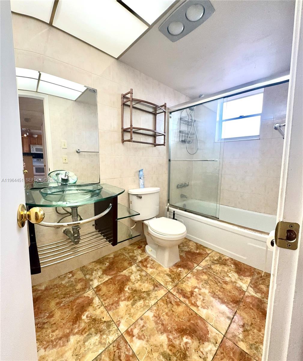 Photo of 609 14th Ave #706, Hallandale Beach, Florida, 33009 -