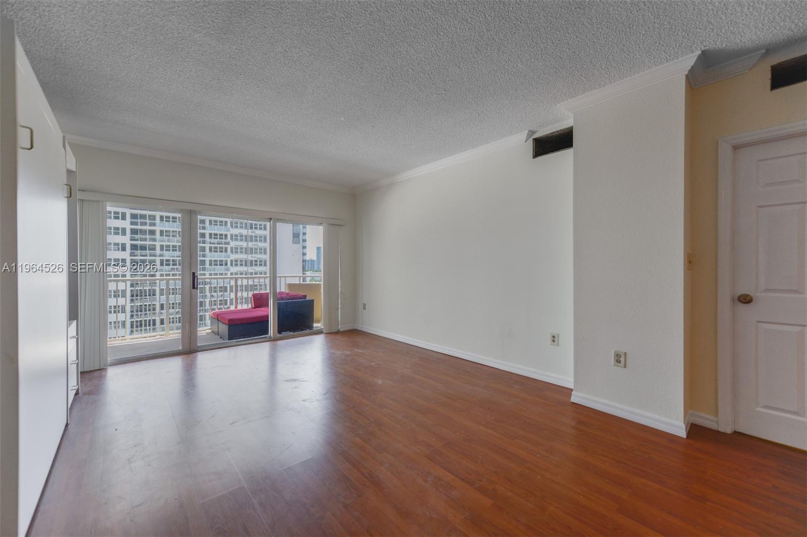 9C 1 / 2 870 sq. ft. $ 2026-02-12 0 Photo