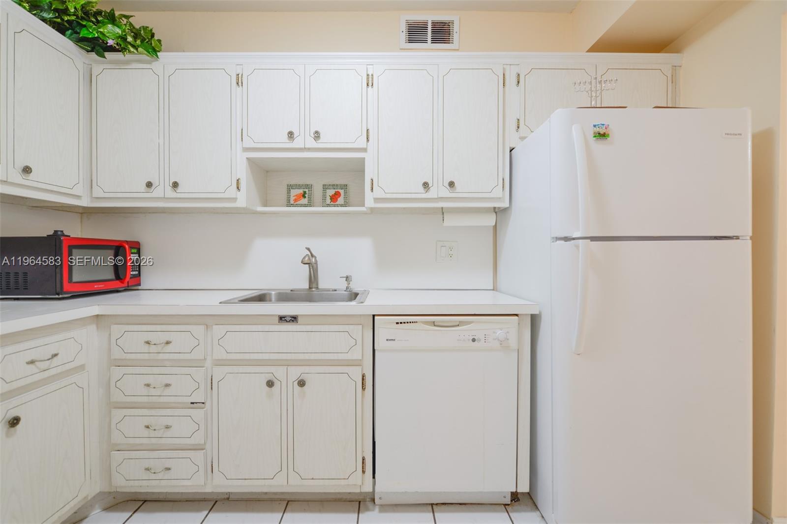 5D 1 / 2 870 sq. ft. $ 2026-02-12 0 Photo