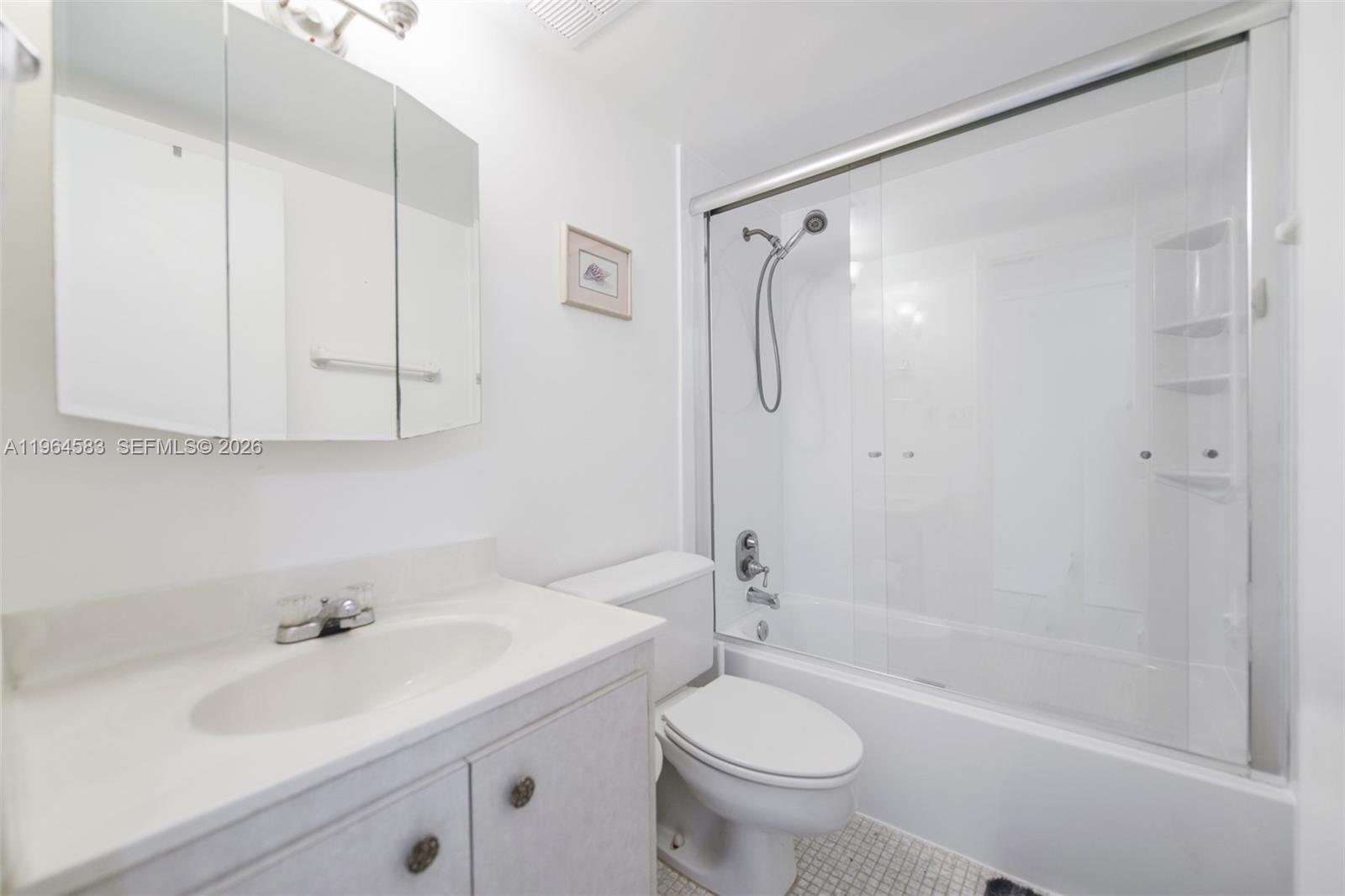 5D 1 / 2 870 sq. ft. $ 2026-02-12 0 Photo