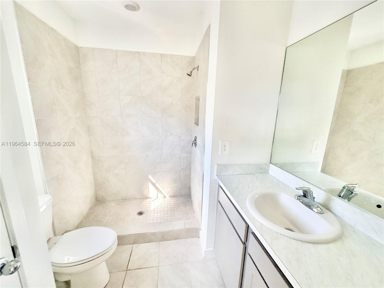 See details 442 3 / 3 1428 sq. ft. $ 2026-07-14 0 Photo