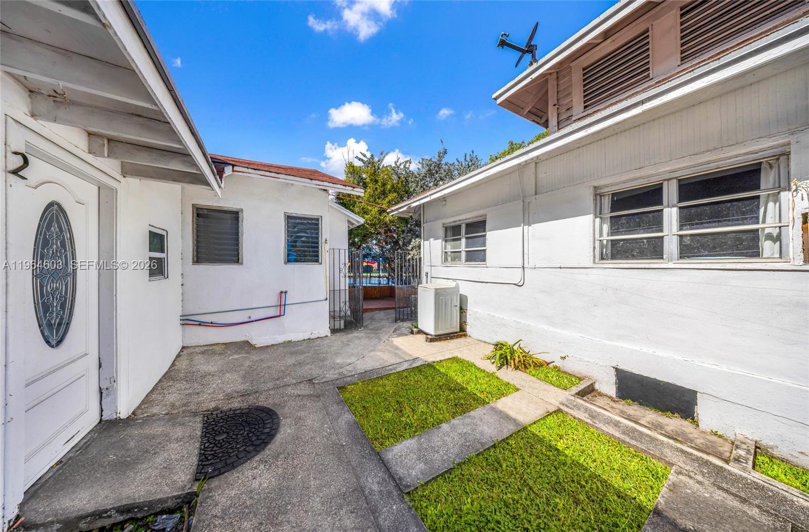 See details / 1950 sq. ft. $ 2026-02-21 0 Photo