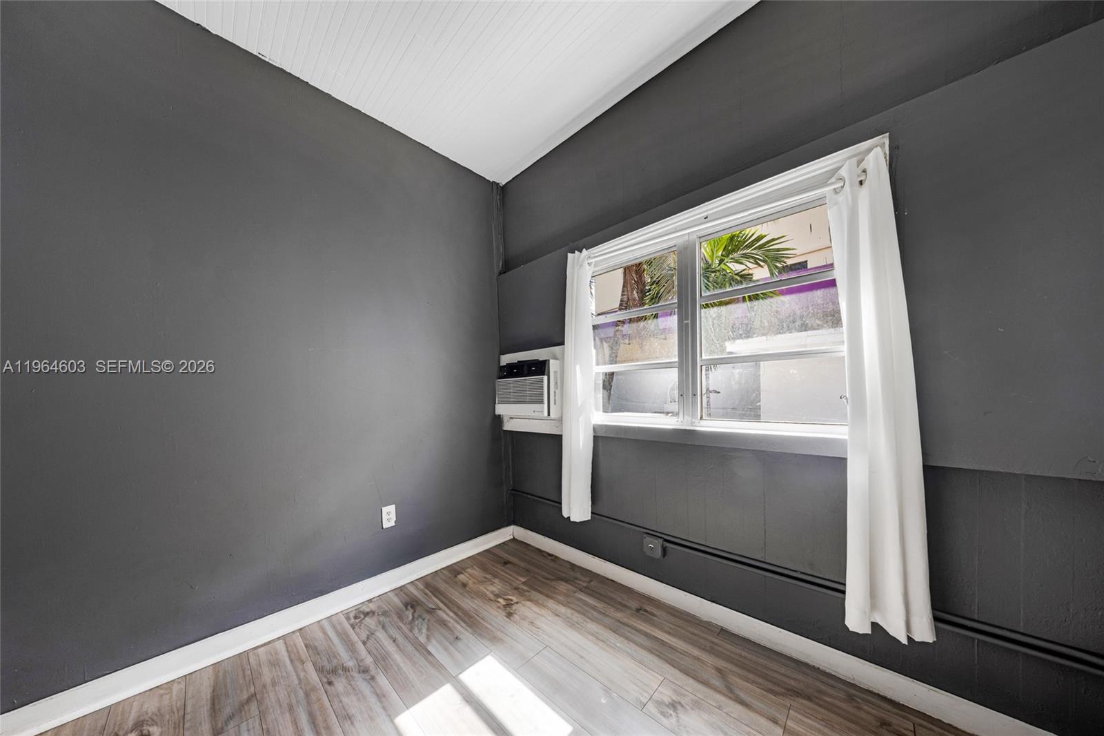 See details / 1950 sq. ft. $ 2026-02-21 0 Photo